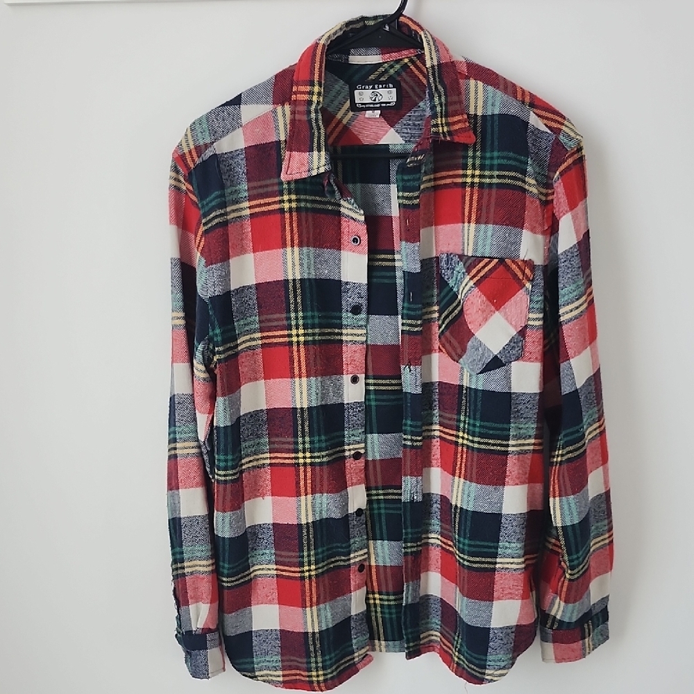 Classic Plaid Button-Up Shirt with Chest Pocket